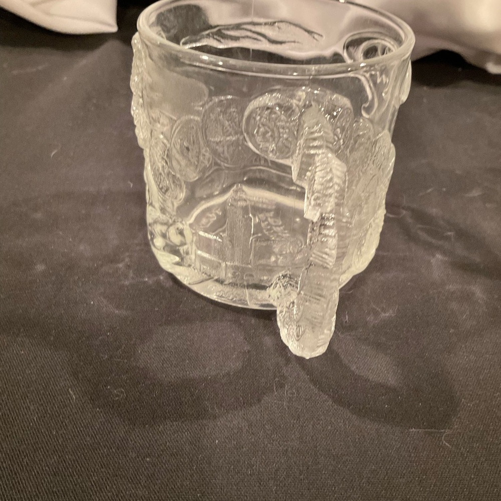 McDonalds, Batman Forever, Two Face promotional 2 drink mugs - Picture 7 of 7